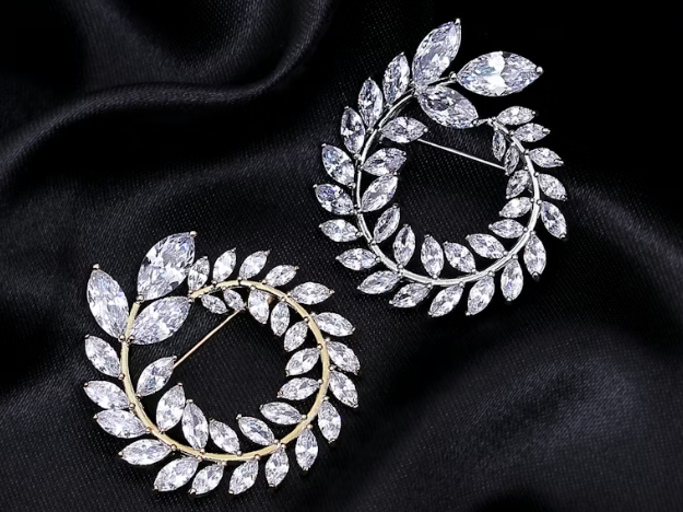 Auskarai: stiliaus ir tradicijos derinys