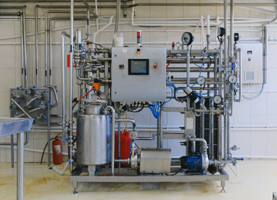 Przemysłowe uzdatnianie wody – kluczowy element nowoczesnego przemysłu